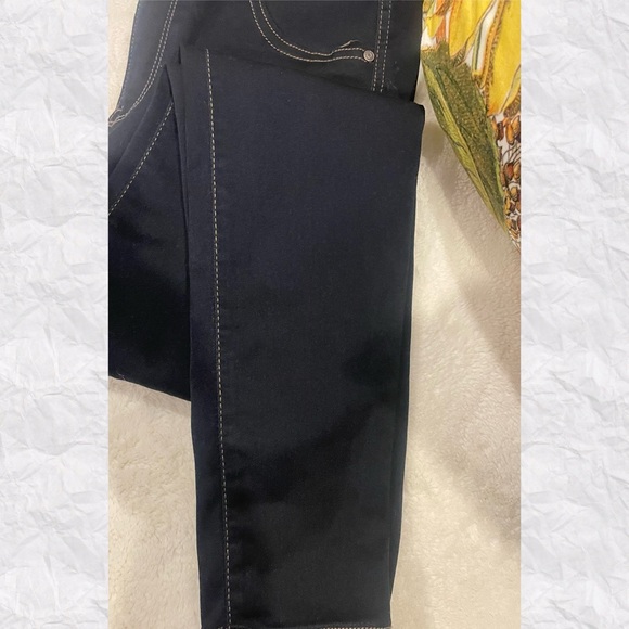 Harper and liv woman’s stretch skinny jeans. - Picture 3 of 5